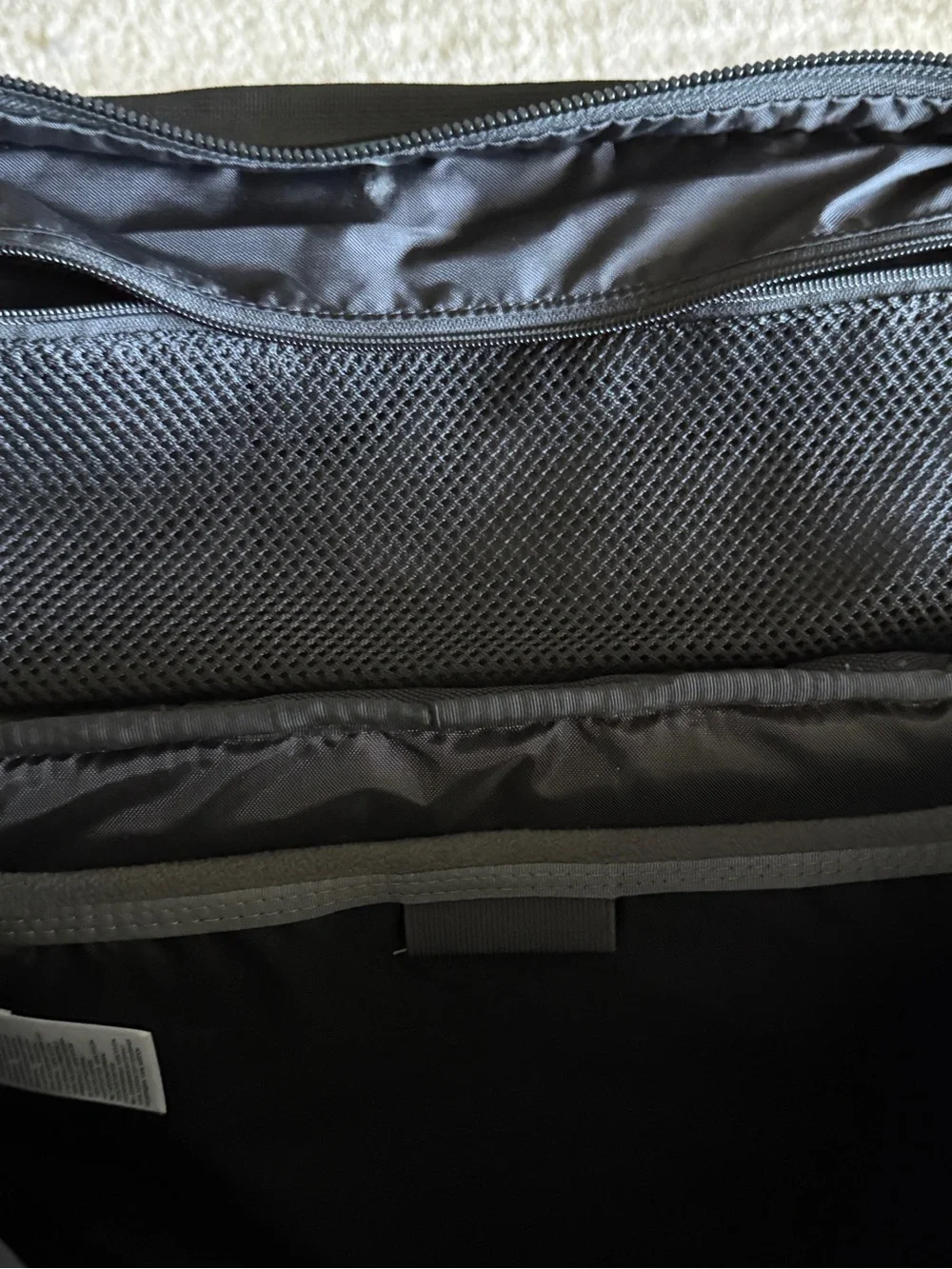 The North Face Fuse Box Men Bag Green  and Black (NWOT)